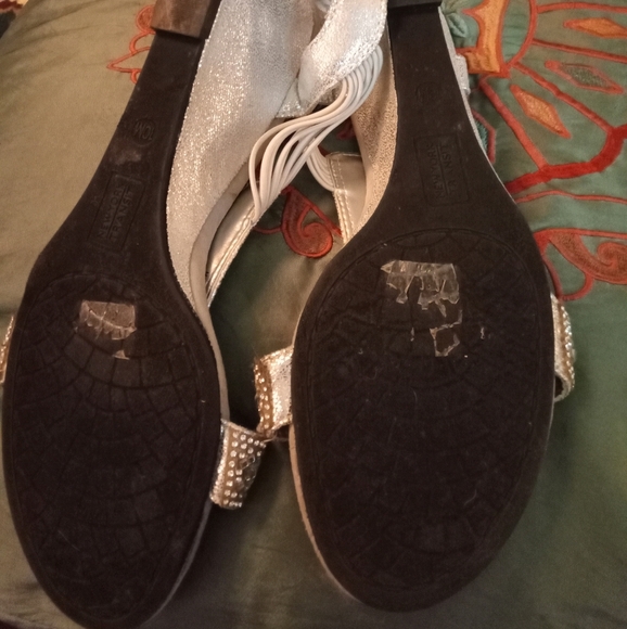 🤠New York Transit Simple Embellished  Slip On Heels Size 10M - Picture 8 of 8